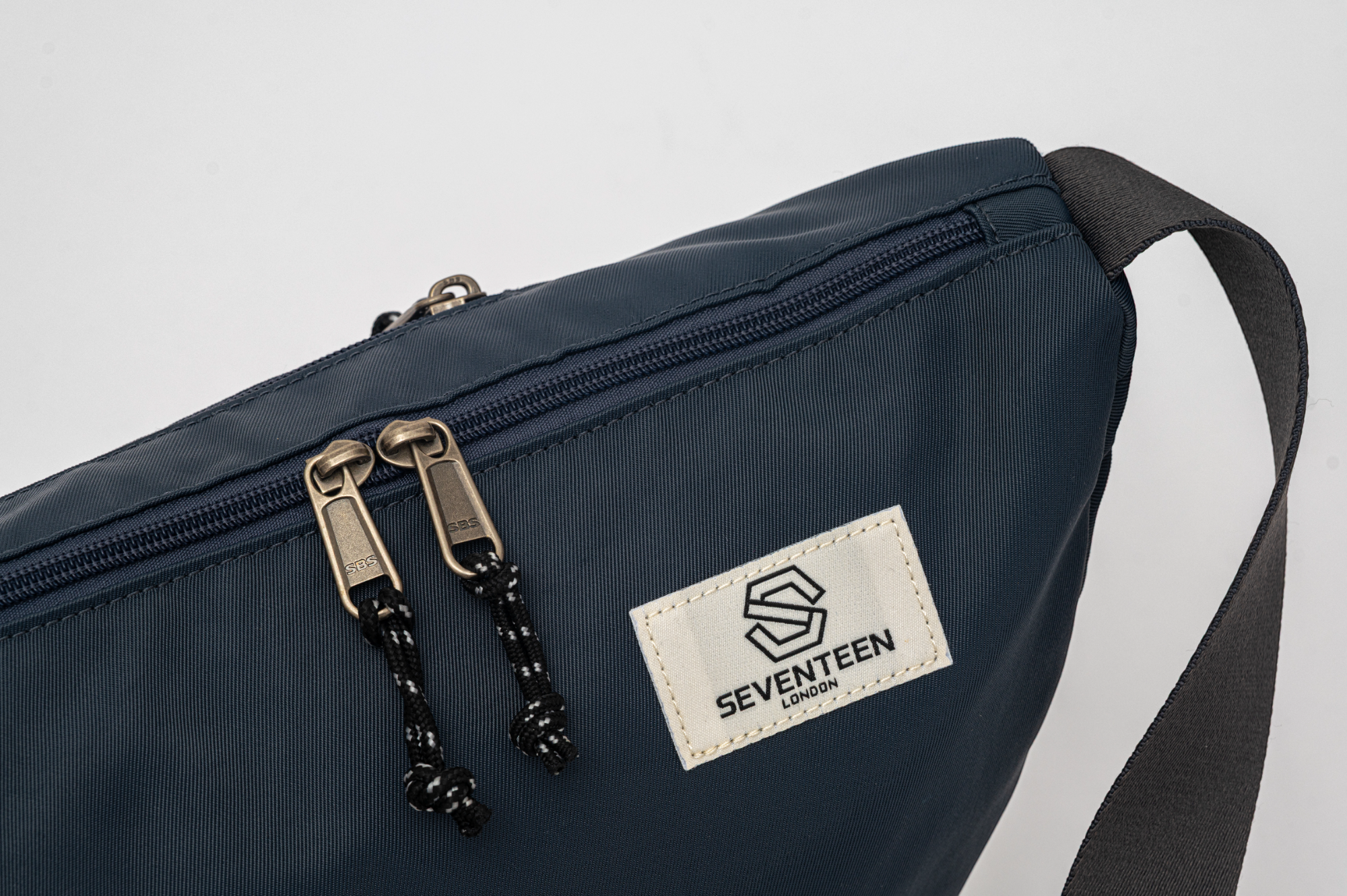 Hyde Park Crossbody Bag - Navy