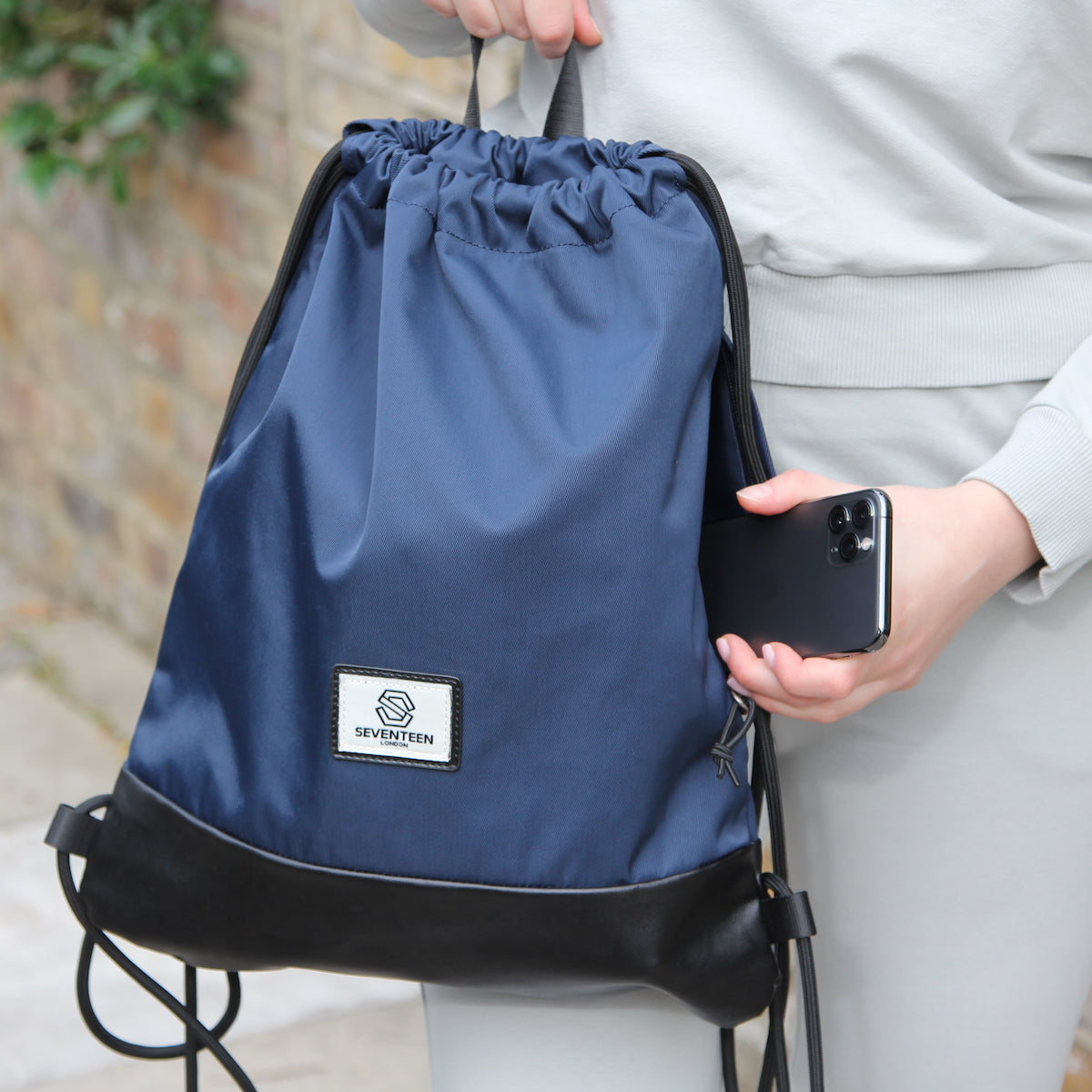 Greenwich Drawstring Bag - Navy - Seventeen London